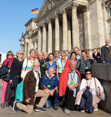18 Querbeet vor dem Reichstag